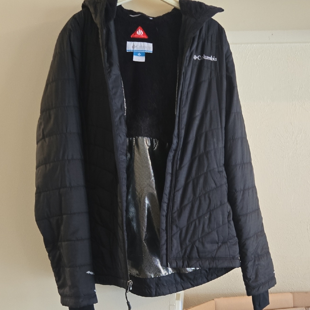 Columbia Black Puffer Jacket with Quilted Insulation